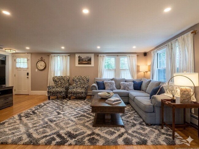 Photo - 410 Marrett Rd