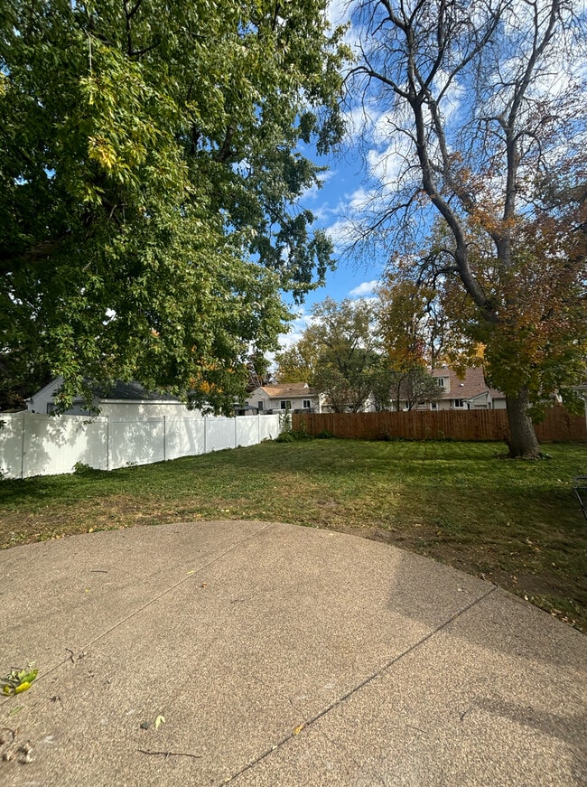 Photo - 2813 Pennsylvania Ave S