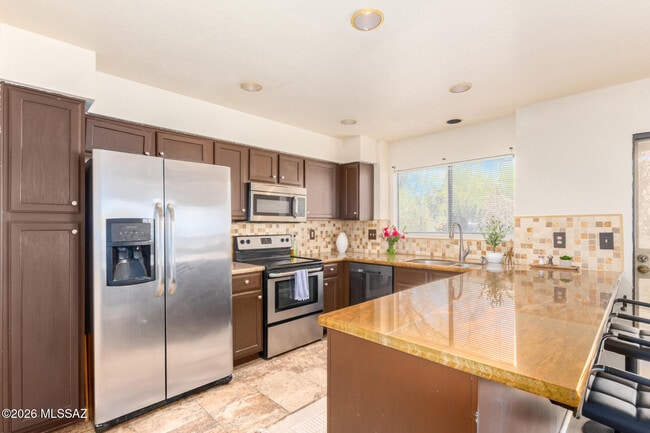 Building Photo - 10472 N Fair Mountain Dr