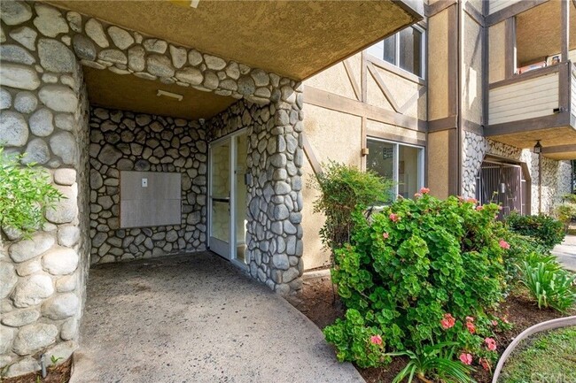 Photo - 2925 E Spaulding St