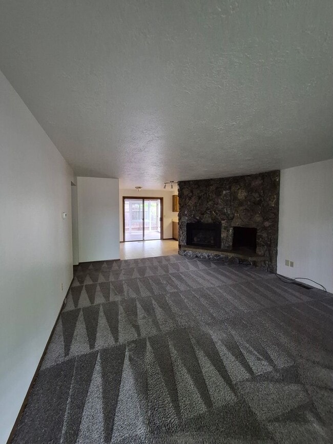 Photo - Charming South Salem Duplex!