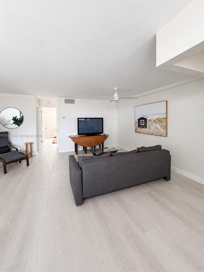 109 Paradise Harbour Blvd Unit 406