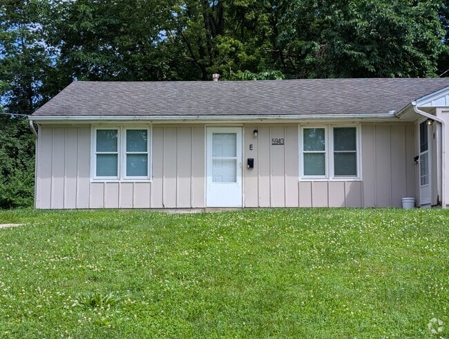 Building Photo - 5943 Raytown Rd Unit E Rental