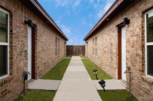 Photo - 10 Valeria St Unit 3