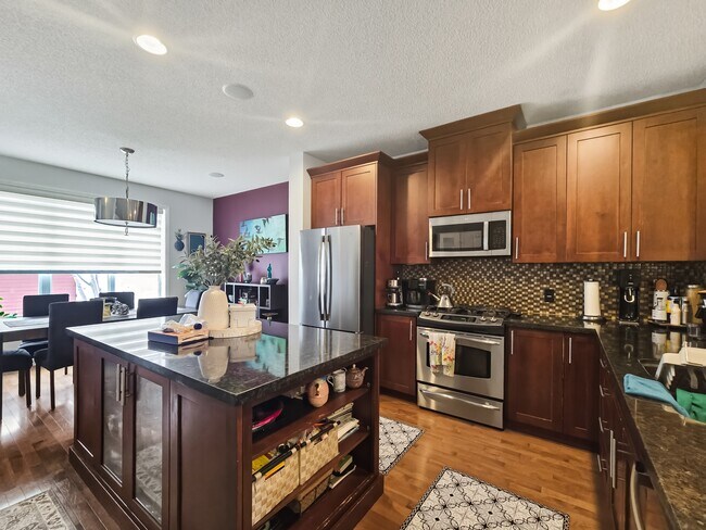 Photo - 2634 McLean Ave SW