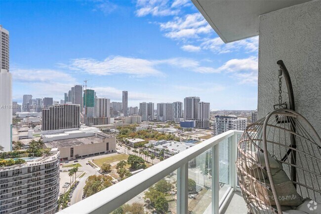 Building Photo - 1900 N Bayshore Dr Unit 2519 Rental