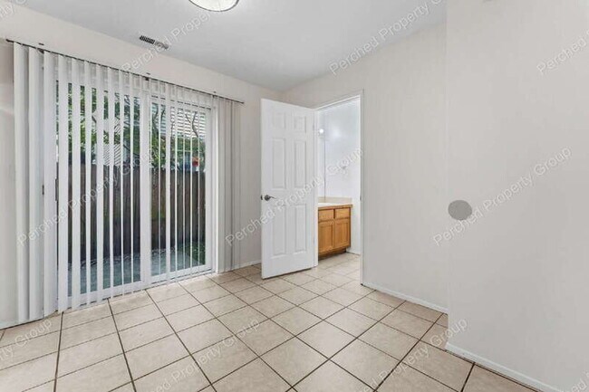 Photo - 7406 SE Henderson St Unit C