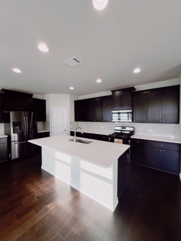 Photo - 7517 Saginaw Dr