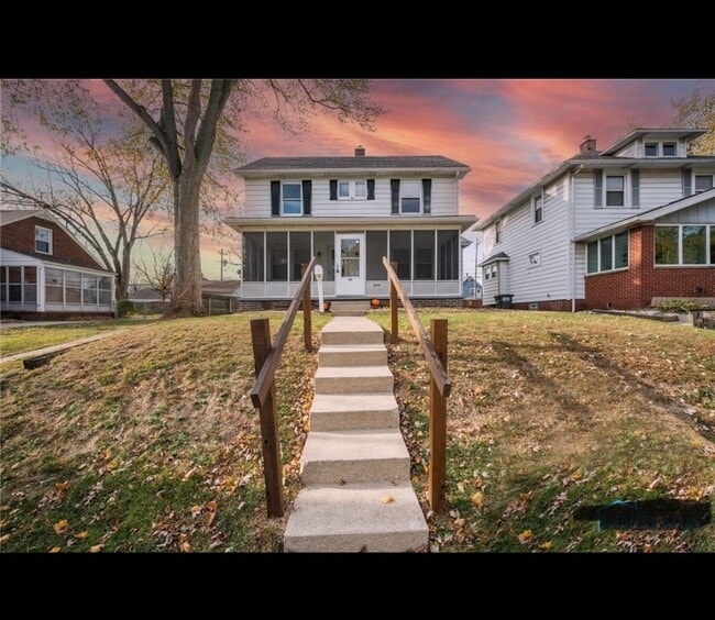 Newly renovated - 476 Shasta Dr House