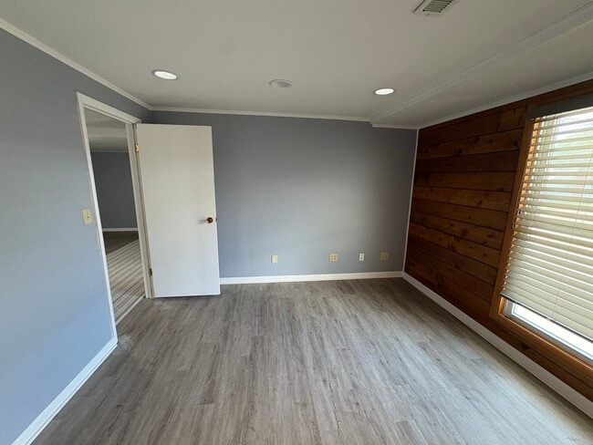 Photo - 661 Reynoldswood Rd Unit 1