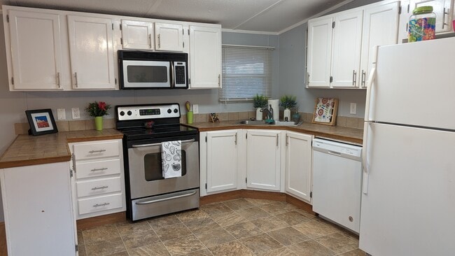 Photo - 106 Sumac Ln