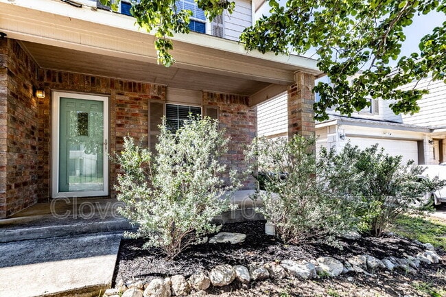 Photo - 5818 Sherbrooke Oak