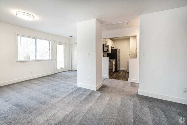 1BR, 1BA - 806SF - Living Room