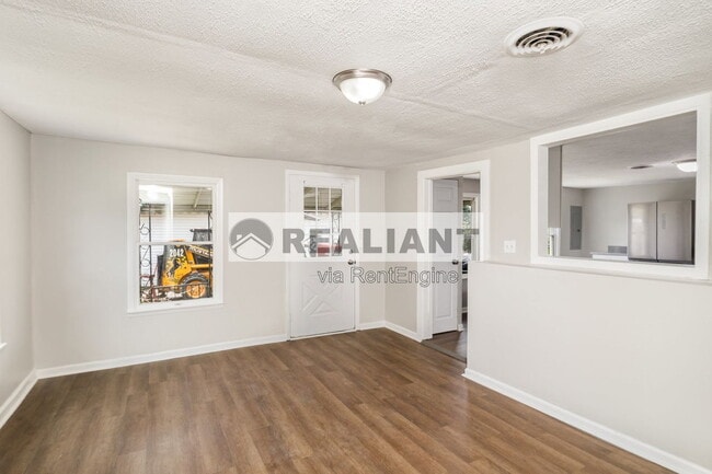 Photo - 26 Needmore St