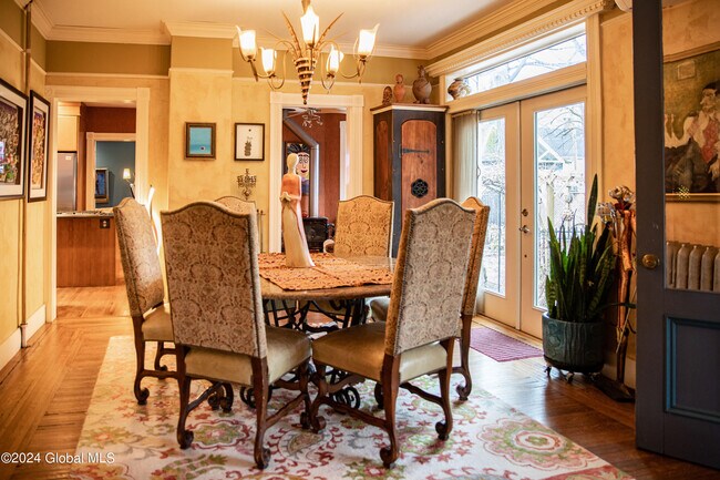 Photo - 4 Round Lake Rd