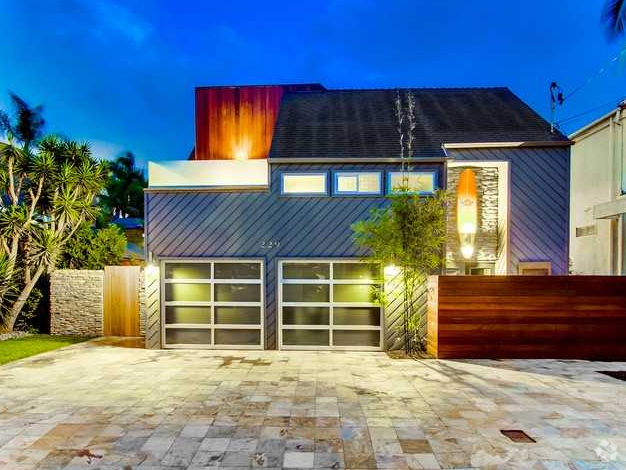 Building Photo - The Surfrider at the Del Mar Beach Colony Rental