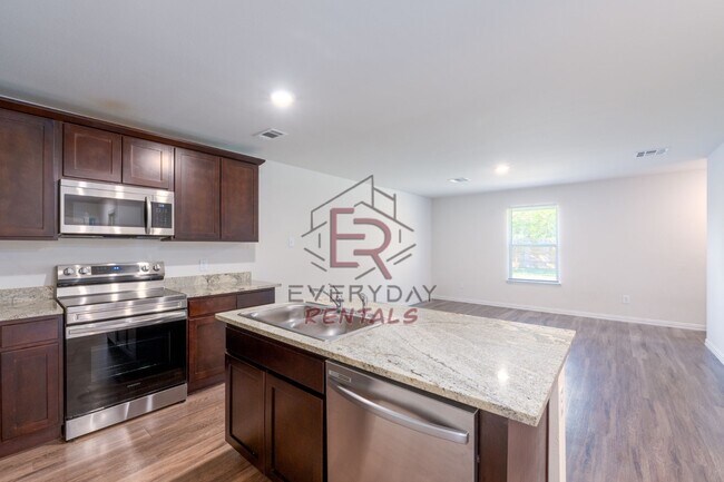 Photo - 3203 Jason Cove