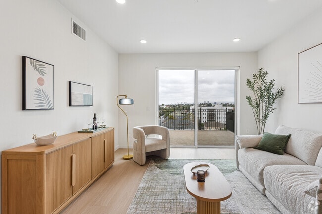 Penthouse I 2BR, 2BA - 893SF - Living Room
