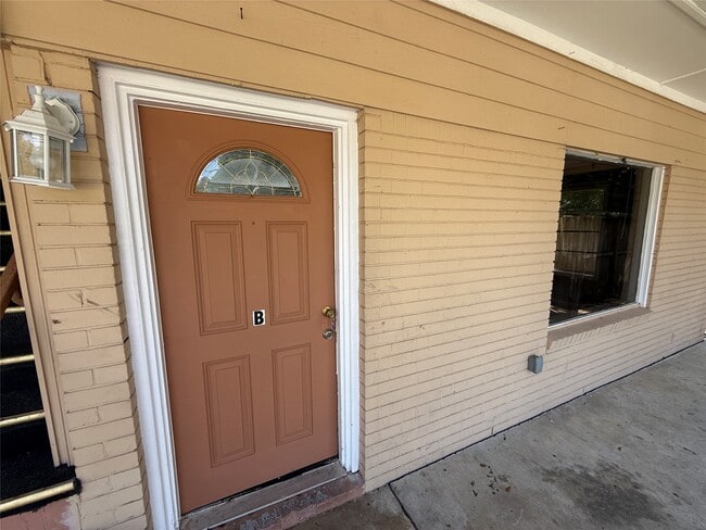 Photo - 1414 East Ave Unit B