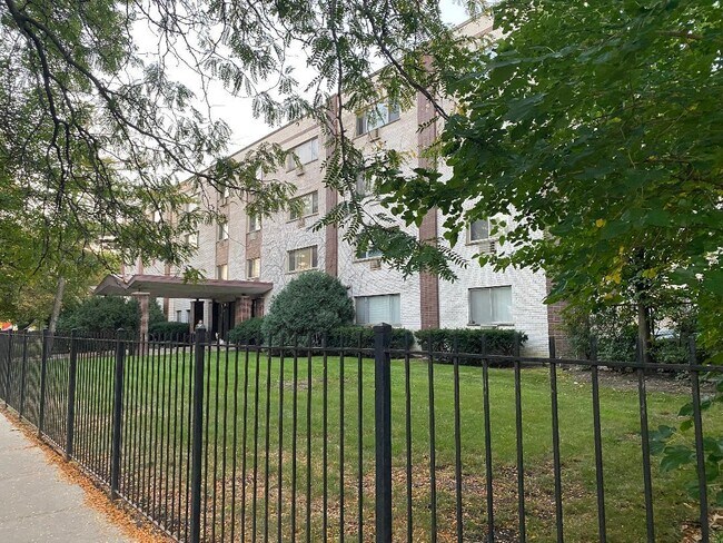 Photo - 1415 W Pratt Blvd Unidad 407