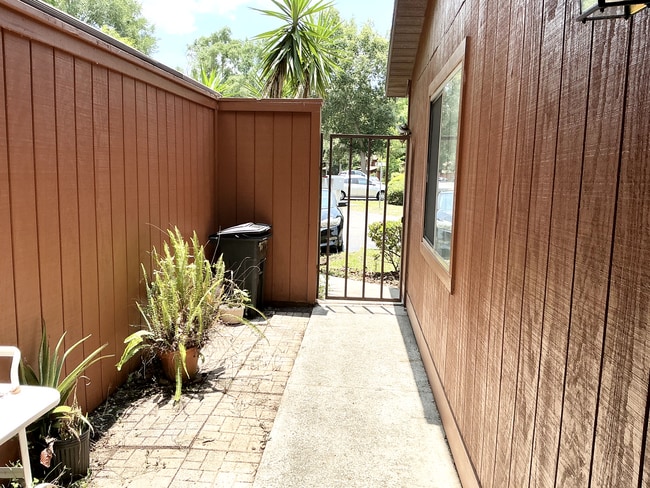 Photo - 5724 SW 8th Pl