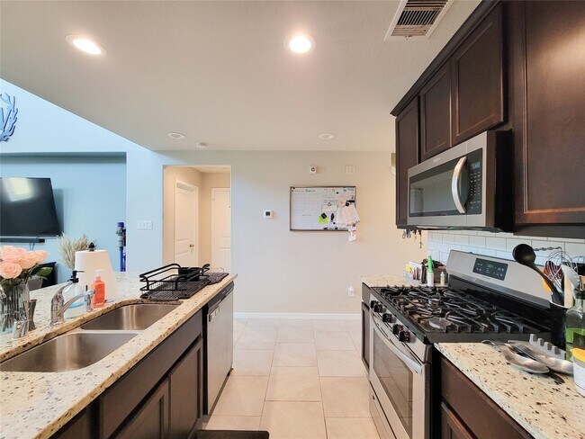 Photo - 8003 Ecru Ln