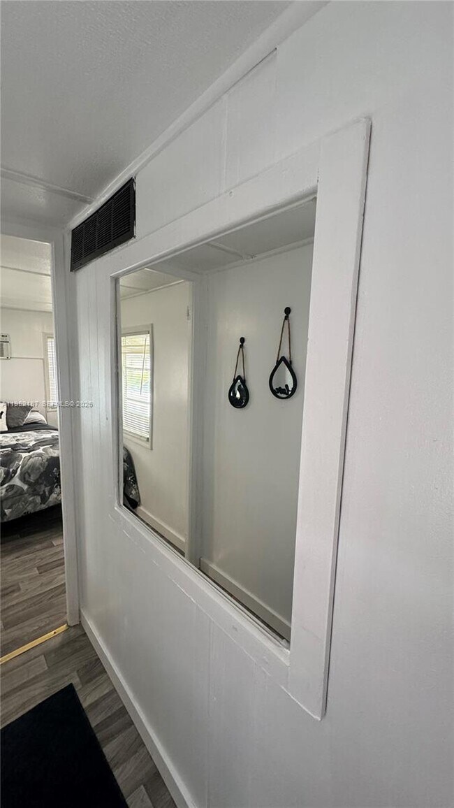 Photo - 601 NE 4th Ct.