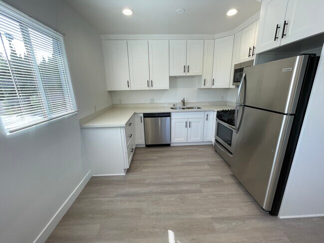 3633 Kelton Ave Unit 3