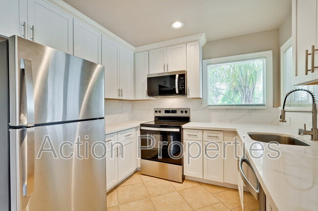 Photo - 4545 Moorpark Ave Unit #2