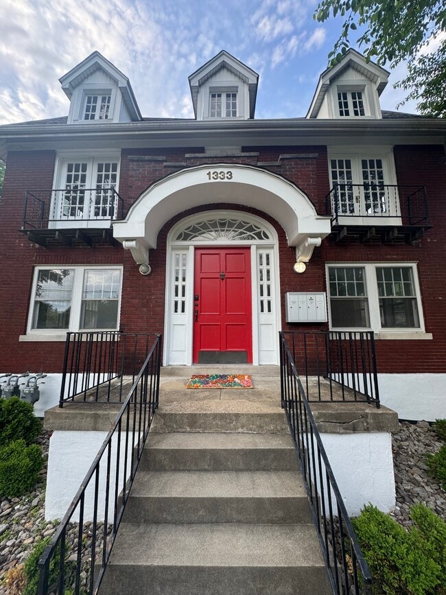 Photo - 1333 Castlewood Ave