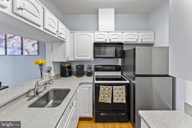 Photo - 301 S Reynolds St Unidad 202