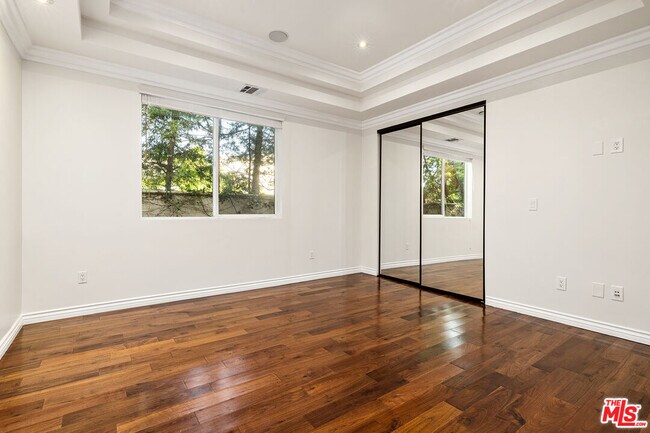 632 Kings Rd Unit 101