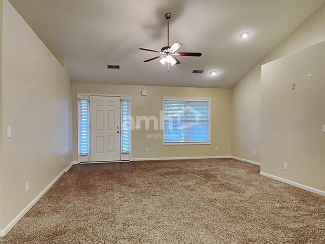 Photo - 128 Heartstone Cir