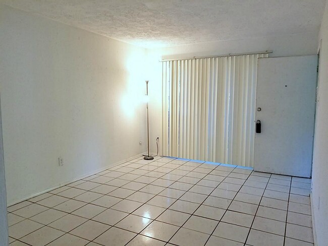 Building Photo - 11523 Glenwolde Dr