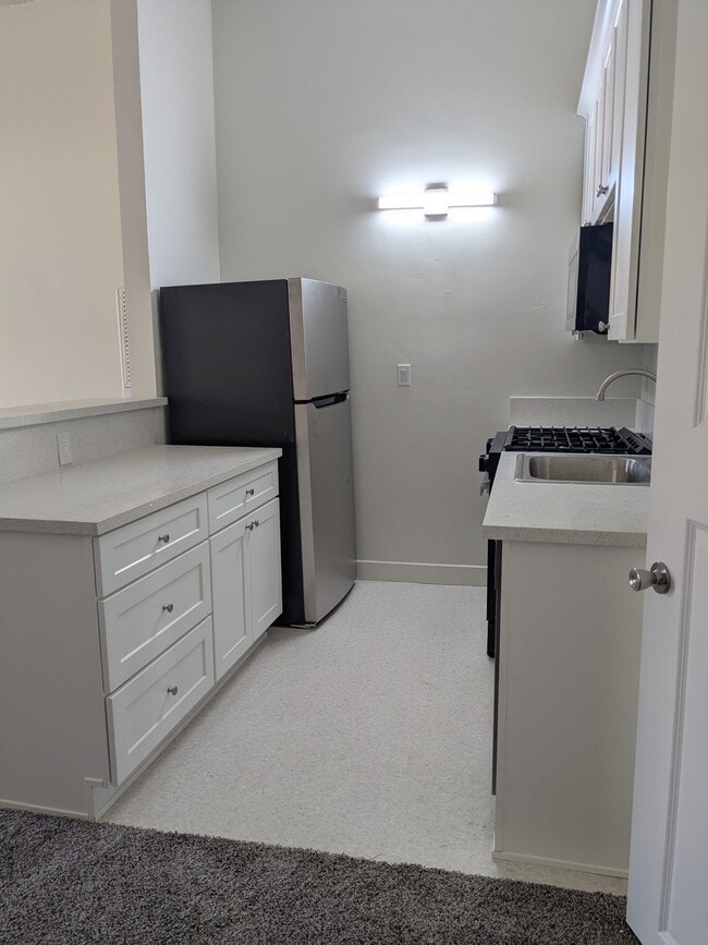 Building Photo - 3544 Garnet St Unit Apt 26