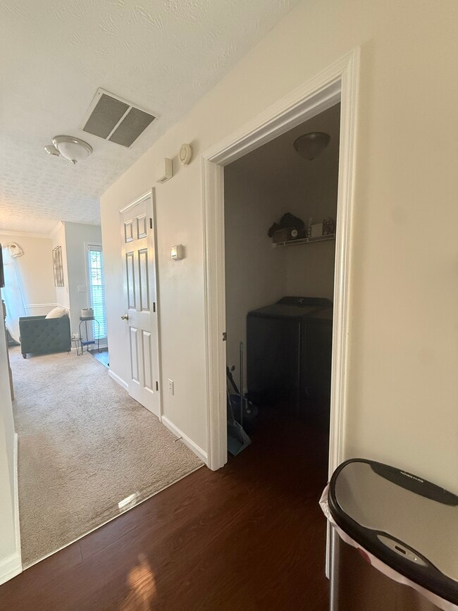 Photo - 380 Birchmere Close SW