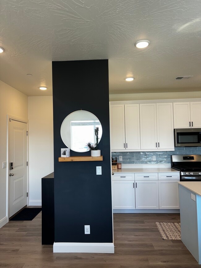 Photo - 5801 S Garnet Dr