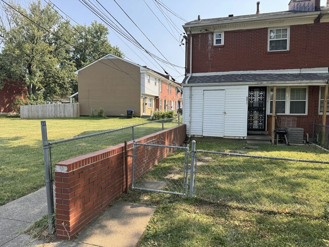 3405 Chauncey Ave