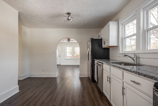 Photo - 6238 St Marys Rd