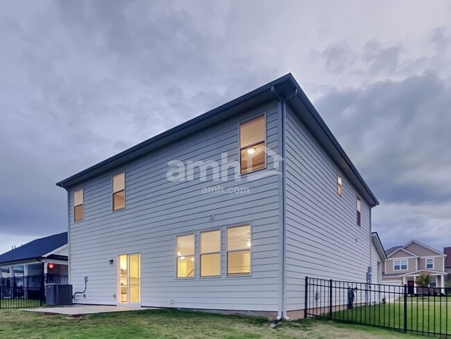 Photo - 4305 Spregan Way