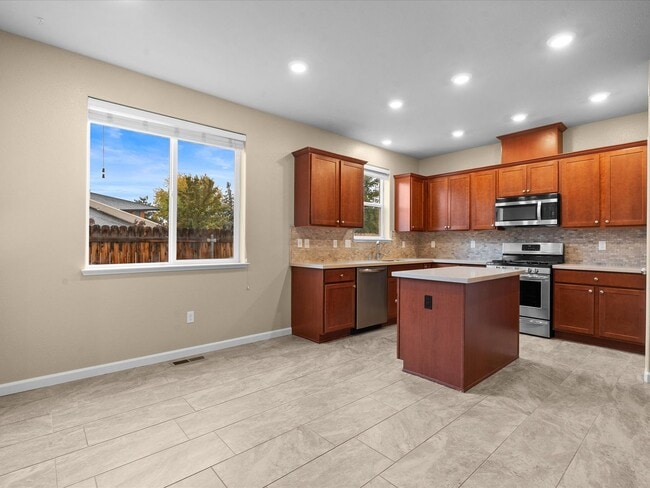 Photo - 760 Sarcinella Ct