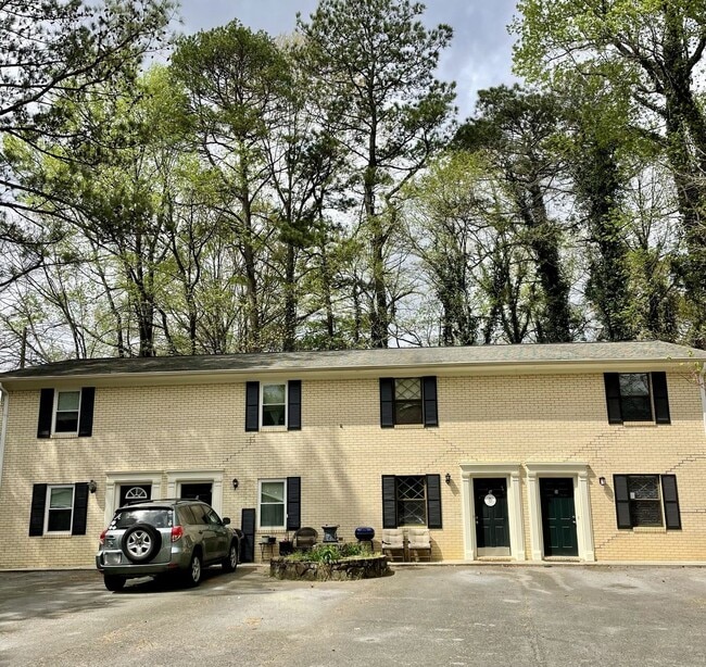 Building Photo - 48 Pinecrest Dr NW Unit C