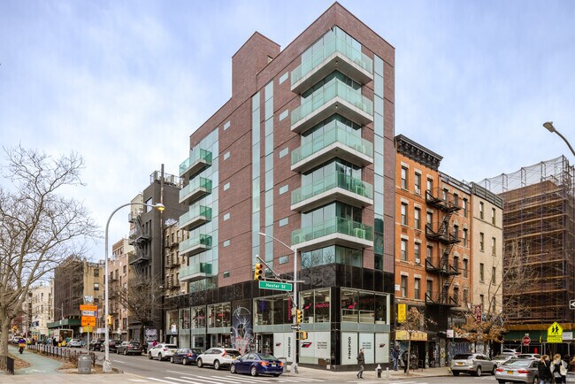 Premier Placement and Corner Exposure - 42 Allen St