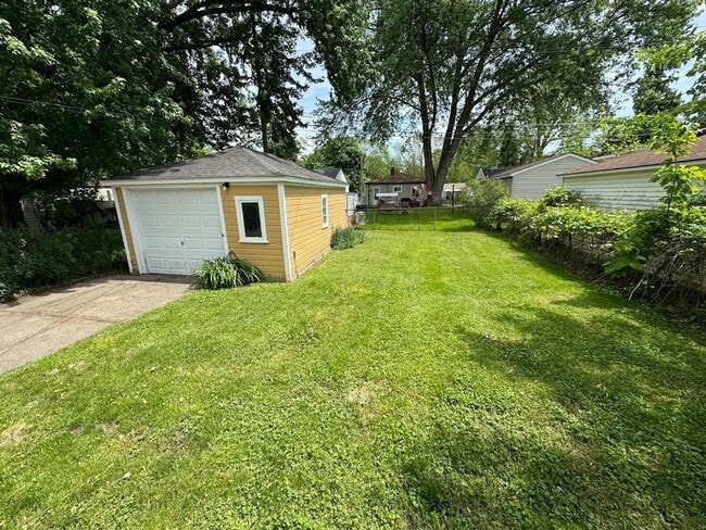 Photo - 1 bed, 1 bath single family Ferndale home with garage