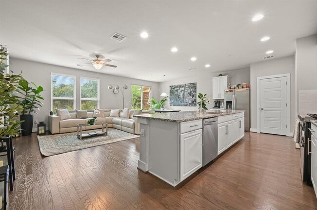 Photo - 311 Bridgeford Dr