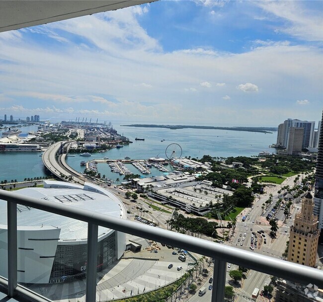 Building Photo - 888 Biscayne Blvd Unit 4001 Rental