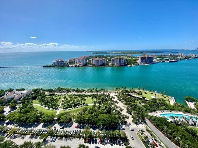 Building Photo - 300 South Pointe Dr Unit 3204