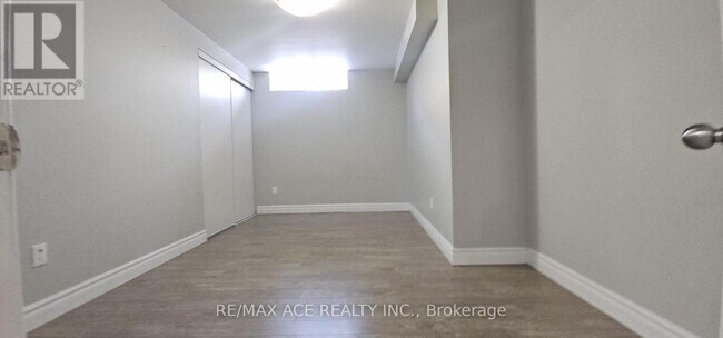 Photo - 14 Kentview Crescent