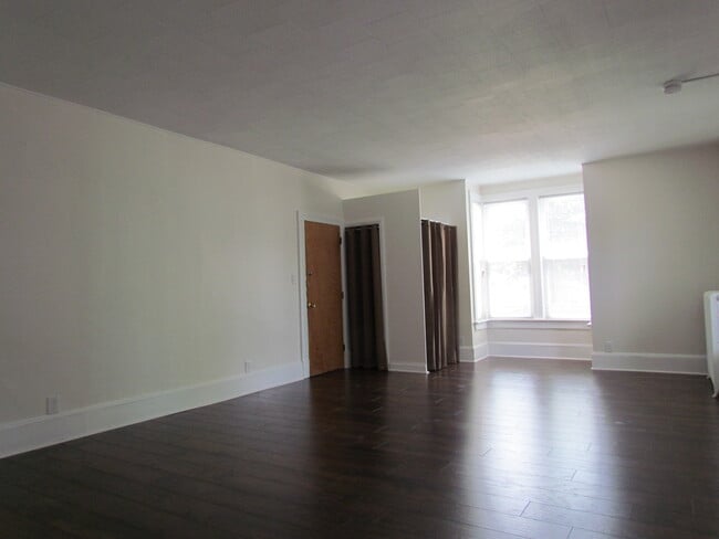 Photo - 412 W Washington St