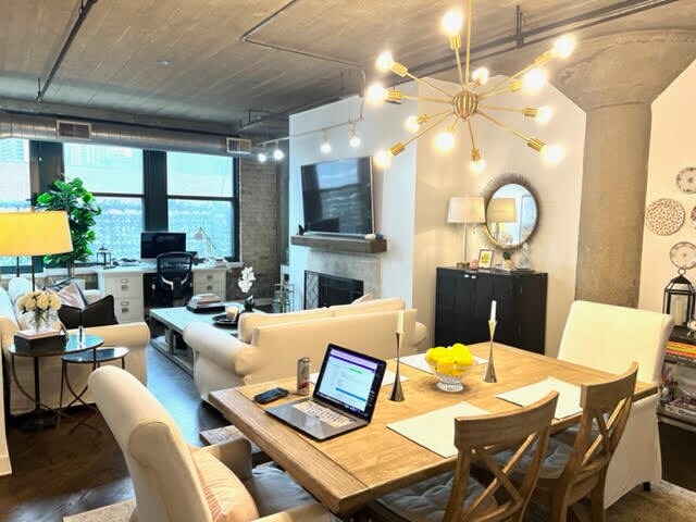 Photo - 411 W Ontario St Unidad 525